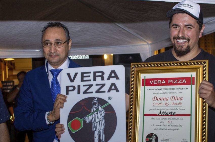  Donnadina agora é certificada como pizzaria que produz a Vera Pizza Napoletana